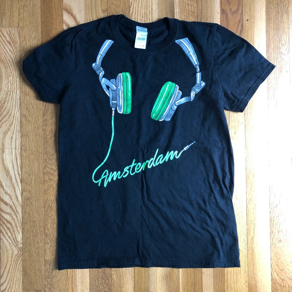 Amsterdam T-Shirt with Headphones Graphic